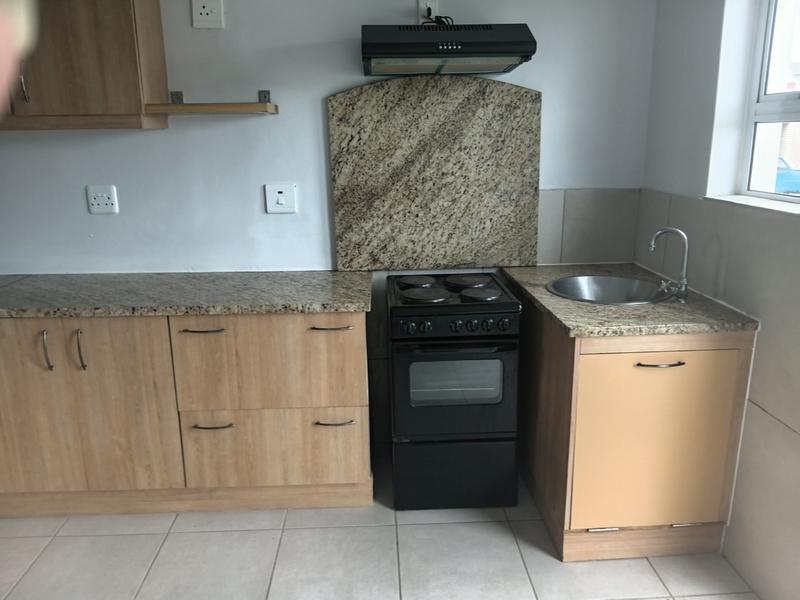 To Let 2 Bedroom Property for Rent in Somerset West Western Cape